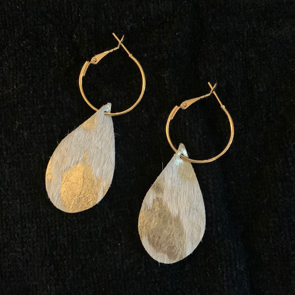 Cowhide teardrop hoop earrings in cream and gold metallic colored